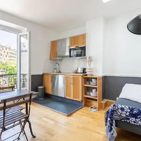 Bright 30 M With View Of The Eiffel Tower Apartment Paris